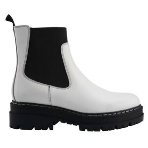 NWOB Marc Fisher Patrick Chelsea Boot in White size 8